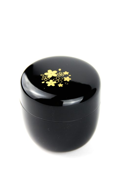 schwarze natsume matchadose mit goldener Lackierung von Sakura Muster